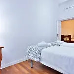 Guesthost - Residenza Mura Greche Historic Center Неаполь